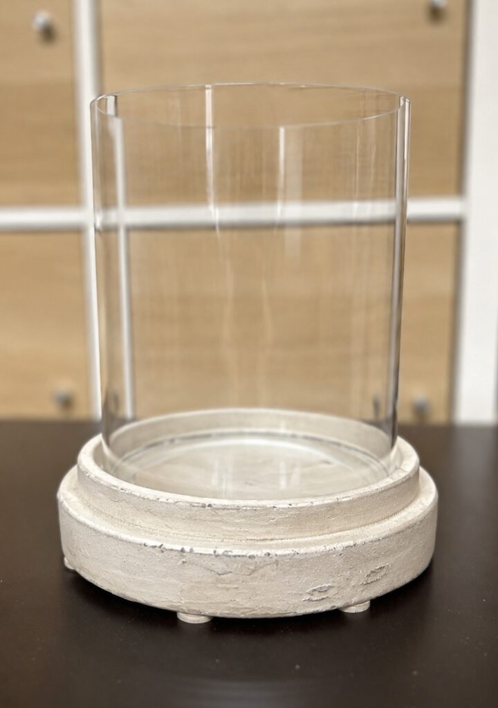 altes Windglas - weißer Sockel und klares Glas